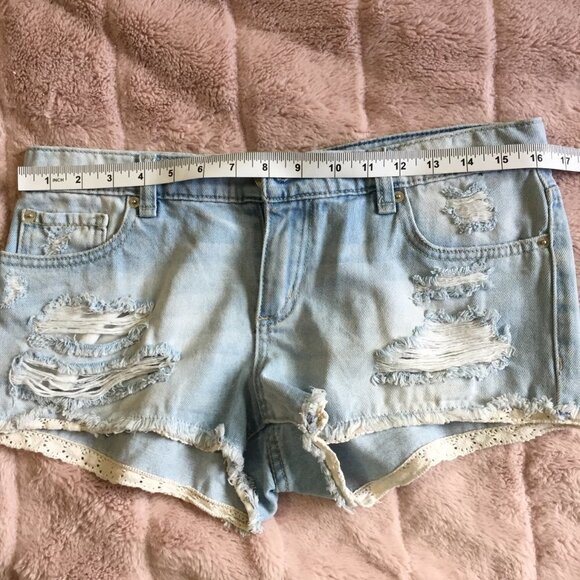 Garage Flirty Festival Distressed Shorts - Picture 3 of 11